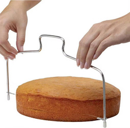 String knife for cutting cake