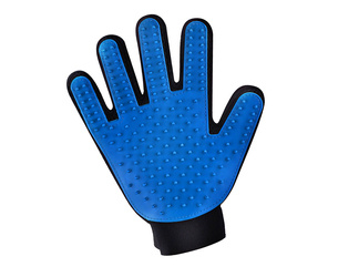 Brush mitt for combing animals